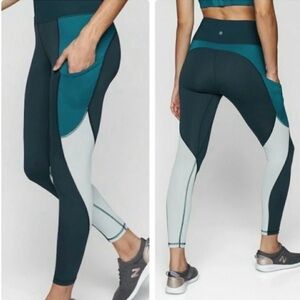 Athleta Colorblock Up For Anything 7/8 Leggings Size Extra Small
